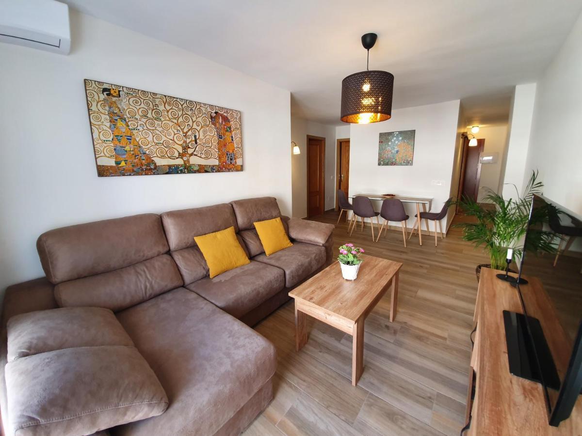 Galvez Flat, At Principal Railway Station In Malaga Lägenhet Exteriör bild