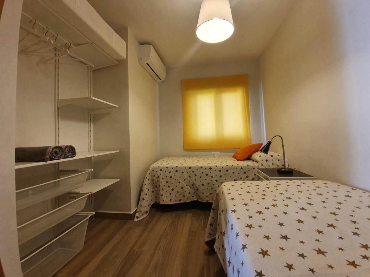 Galvez Flat, At Principal Railway Station In Malaga Lägenhet Exteriör bild